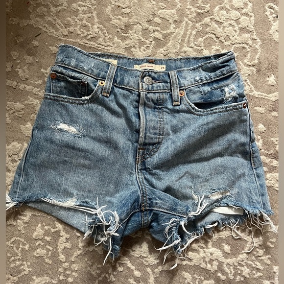 LEVI wedgie shorts - Picture 3 of 8